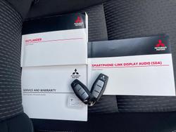 2024 Mitsubishi Outlander ES