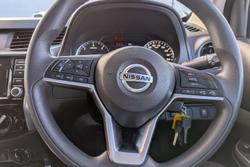2021 Nissan Navara SL