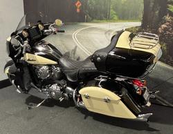 2017 Indian ROADMASTER THUNDER BLACK Thunder Black/Ivory Cream2Tone