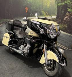 2017 Indian ROADMASTER THUNDER BLACK Thunder Black/Ivory Cream2Tone