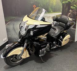 2017 Indian ROADMASTER THUNDER BLACK Thunder Black/Ivory Cream2Tone