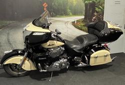 2017 Indian ROADMASTER THUNDER BLACK Thunder Black/Ivory Cream2Tone