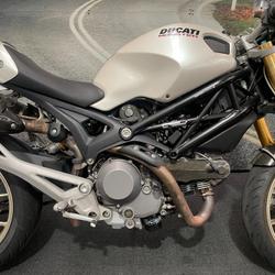 2009 DUCATI MONSTER 1100 S White