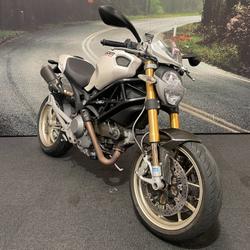 2009 DUCATI MONSTER 1100 S White