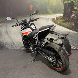 2022 Ktm 390 DUKE White