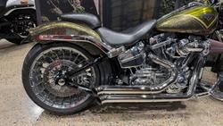 2013 Harley-Davidson CVO Breakout (FXSBSE) CVO Gold