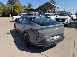 2025 Kia EV4 Earth Long Range