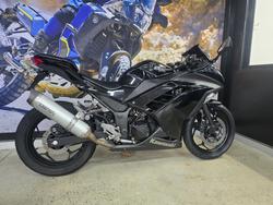 2013 Kawasaki NINJA 300 BLACK