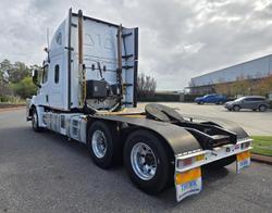 2021 Freightliner Cascadia 126 WHITE
