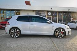 2017 Volkswagen Golf GTI Performance Edition 1