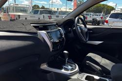 2020 Nissan Navara ST