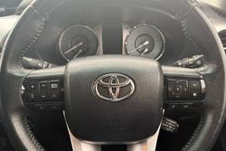 2021 Toyota Hilux SR5