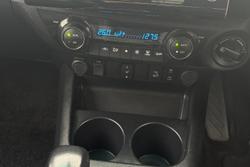2021 Toyota Hilux SR5