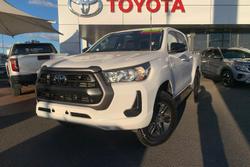 2023 Toyota Hilux SR
