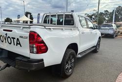 2023 Toyota Hilux SR