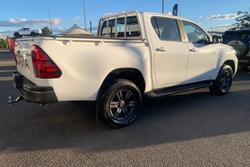 2023 Toyota Hilux SR