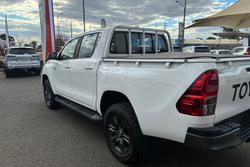 2023 Toyota Hilux SR