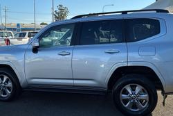 2023 Toyota Landcruiser VX