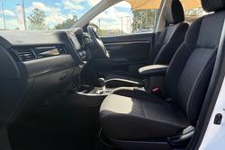 2021 Mitsubishi Outlander ES