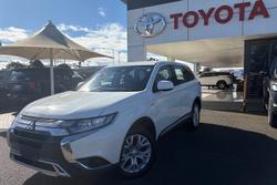 2021 Mitsubishi Outlander ES