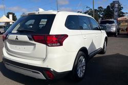 2021 Mitsubishi Outlander ES