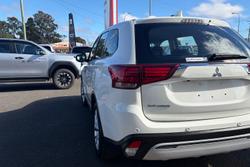 2021 Mitsubishi Outlander ES