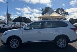 2021 Mitsubishi Outlander ES