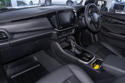 2025 Isuzu MU-X LS-T