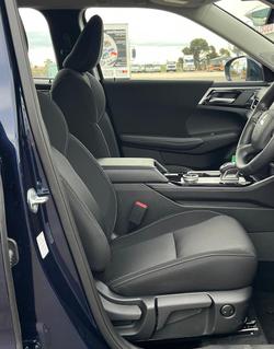 2026 Mitsubishi Outlander ES