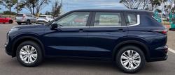 2026 Mitsubishi Outlander ES