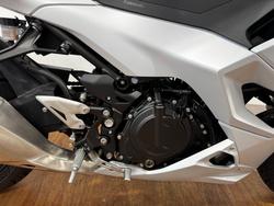 2024 Kawasaki NINJA 500 WHITE