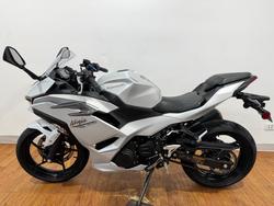2024 Kawasaki NINJA 500 WHITE