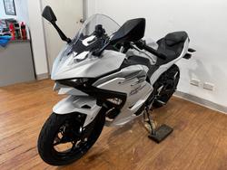 2024 Kawasaki NINJA 500 WHITE