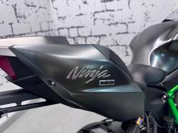 2025 Kawasaki Ninja H2 (ZX1002J) Ninja H2 Grey
