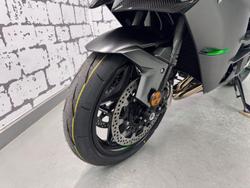 2025 Kawasaki Ninja H2 (ZX1002J) Ninja H2 Grey