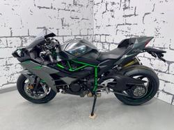 2025 Kawasaki Ninja H2 (ZX1002J) Ninja H2 Grey