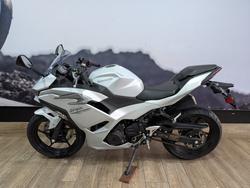2025 Kawasaki NINJA 500 WHITE