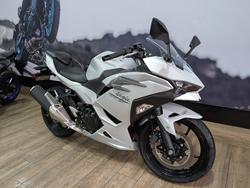 2025 Kawasaki NINJA 500 WHITE