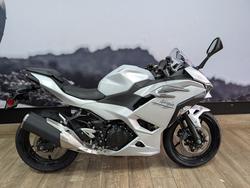 2025 Kawasaki NINJA 500 WHITE