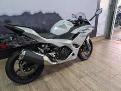 2025 Kawasaki NINJA 500 WHITE