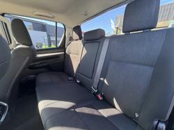 2017 Toyota Hilux SR5