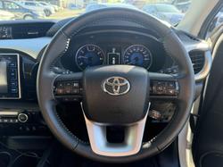 2017 Toyota Hilux SR5