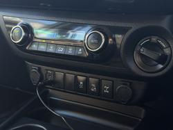 2017 Toyota Hilux SR5