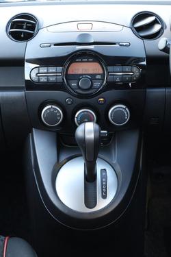 2013 Mazda 2 Maxx Sport