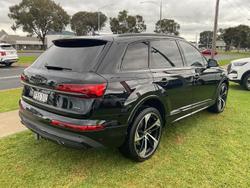 2023 Audi Q7 45 TDI Dynamic Black