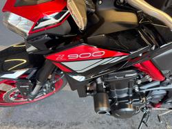 2024 Kawasaki Z900 (ZR900) RED