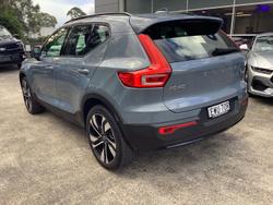 2022 Volvo XC40 Ultimate B5 Dark