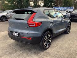 2022 Volvo XC40 Ultimate B5 Dark