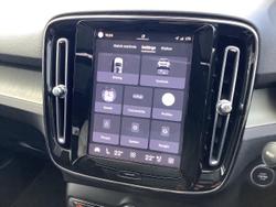 2022 Volvo XC40 Ultimate B5 Dark