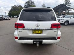2017 Toyota Landcruiser Altitude